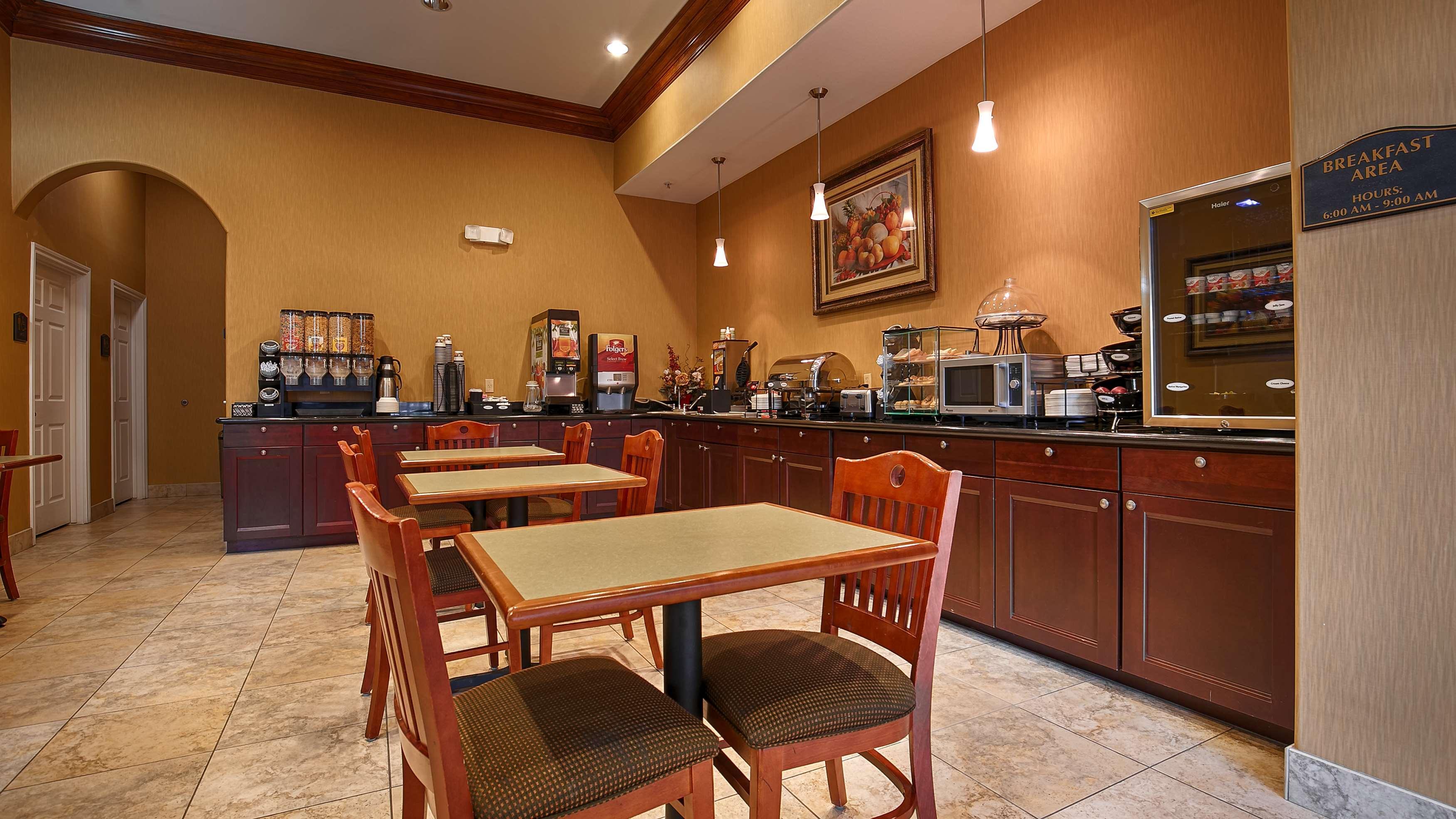 Best Western Plus New Caney Inn & Suites Exterior foto