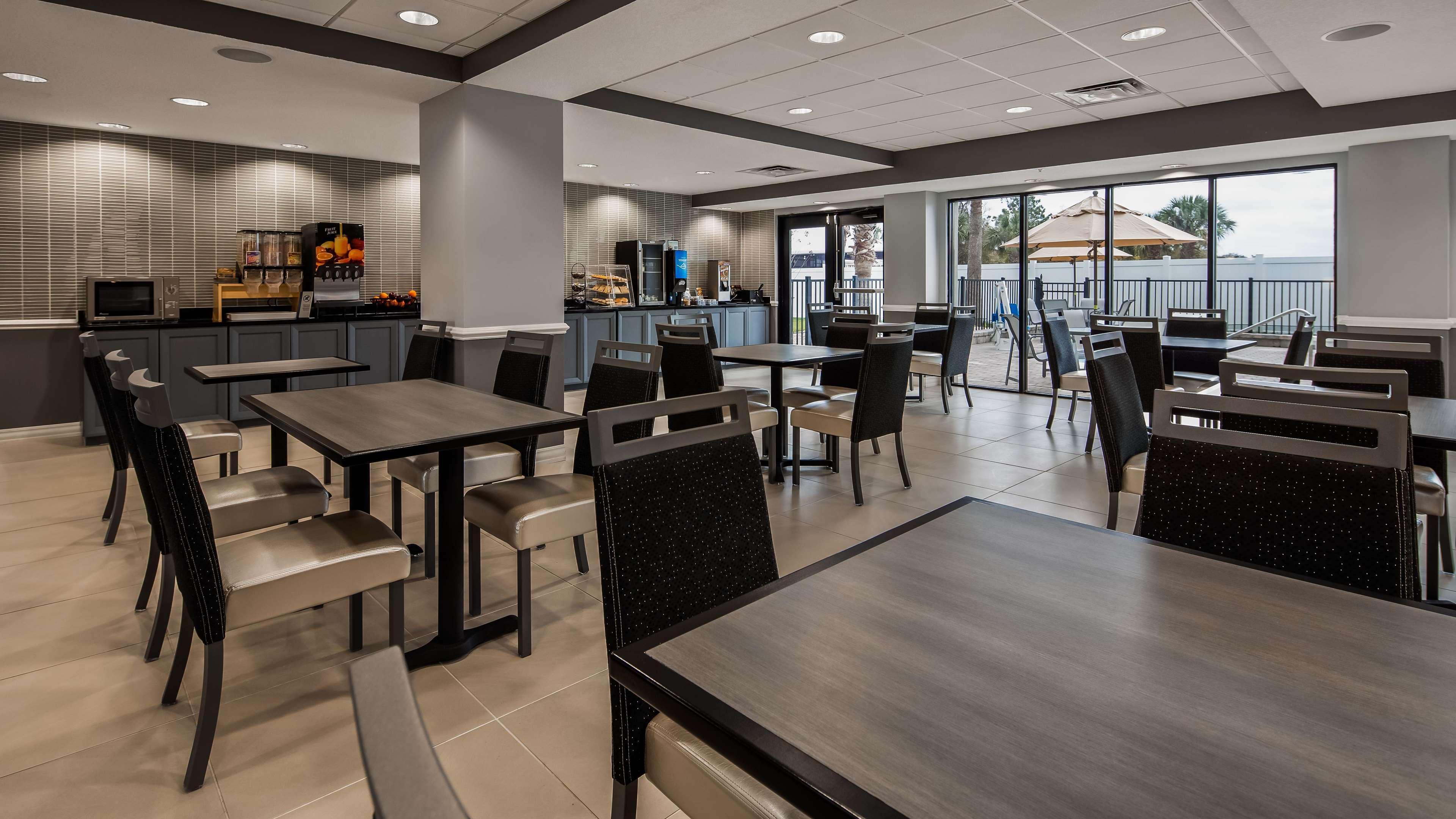 Best Western Plus New Caney Inn & Suites Exterior foto